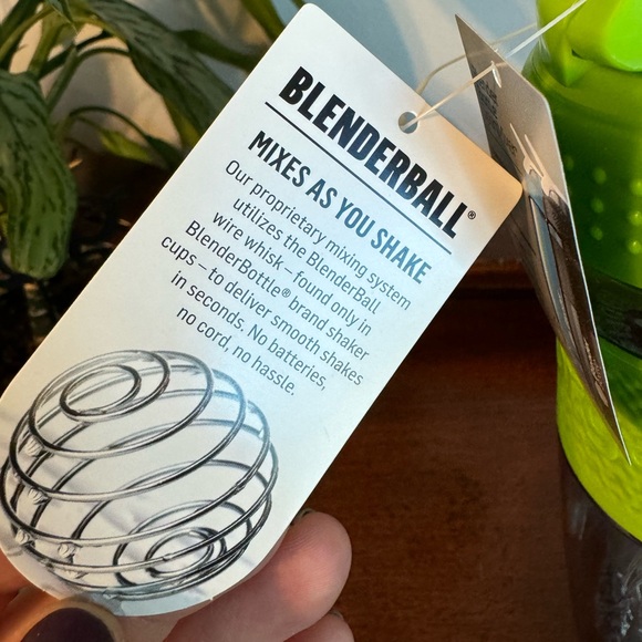 BLENDER BOTTLE SPORTMIXER with BLENDERBALL - NWT - 28 o - Picture 5 of 6